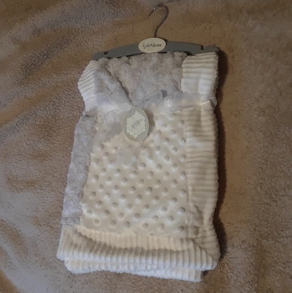 kyle and deena blanket